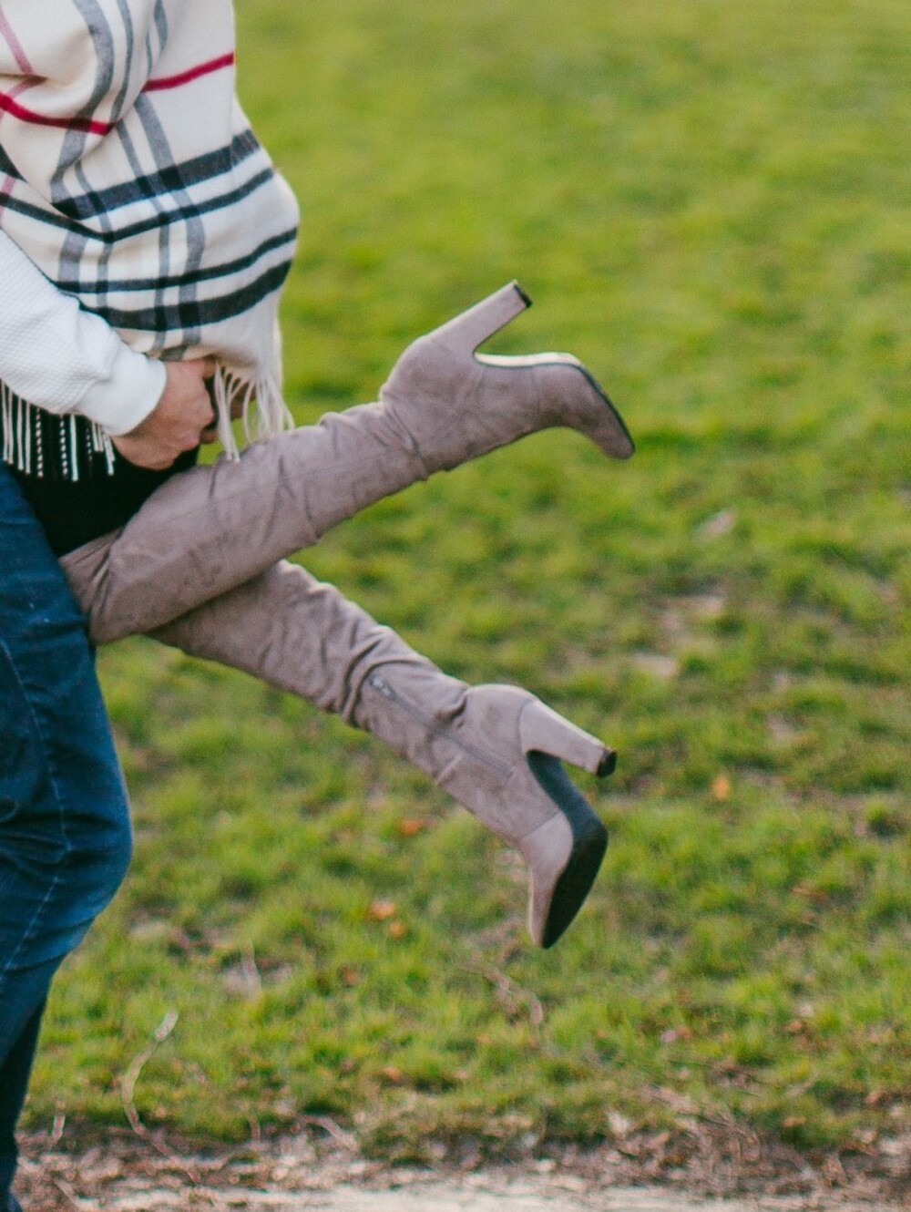 Unisa Size 7 Over The Knee Suede Boots